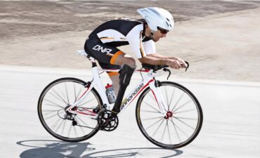 Posso Andar de Bicicleta com Prótese de Perna? Guia Completo